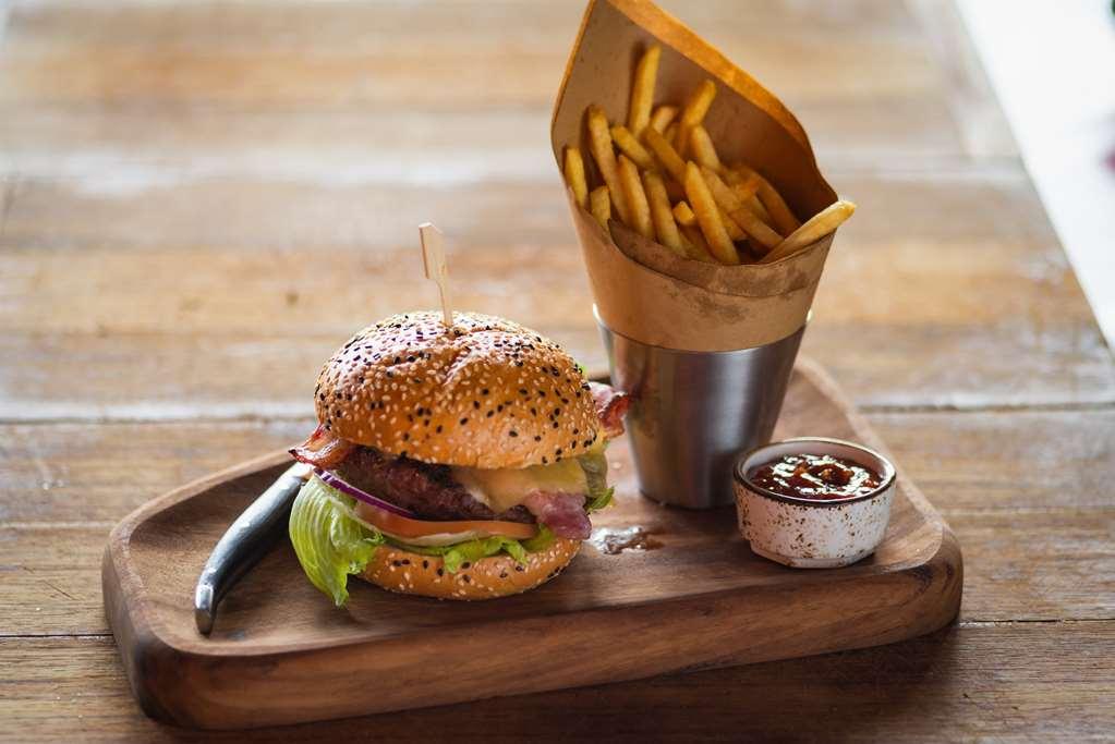 Village Hotel Birmingham ウォールソール レストラン 写真